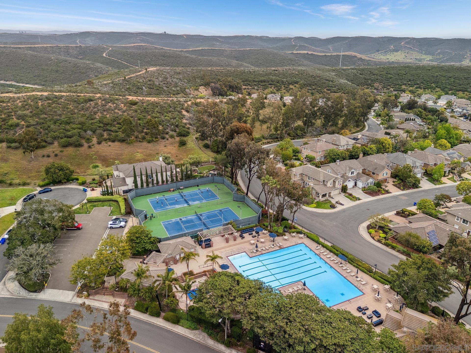 Detail Gallery Image 24 of 34 For 10575  Spruce Grove Ave, San Diego,  CA 92131 - 5 Beds | 3/1 Baths