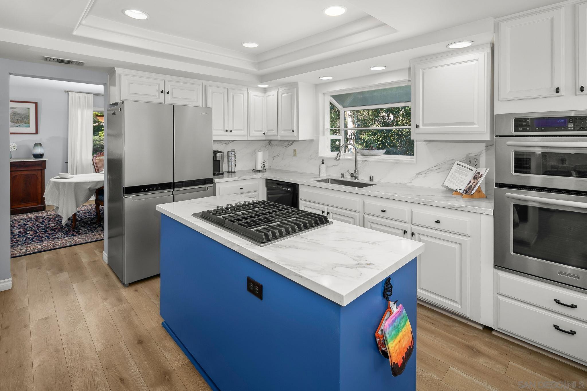 Detail Gallery Image 5 of 34 For 10575  Spruce Grove Ave, San Diego,  CA 92131 - 5 Beds | 3/1 Baths