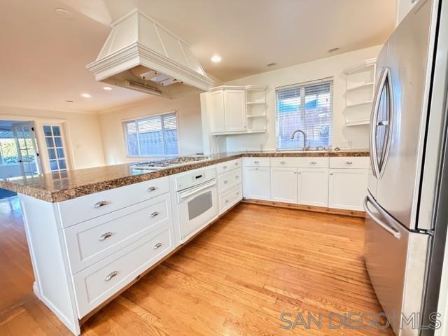 Detail Gallery Image 7 of 26 For 6142  Romany Dr, San Diego,  CA 92120 - 3 Beds | 2/1 Baths