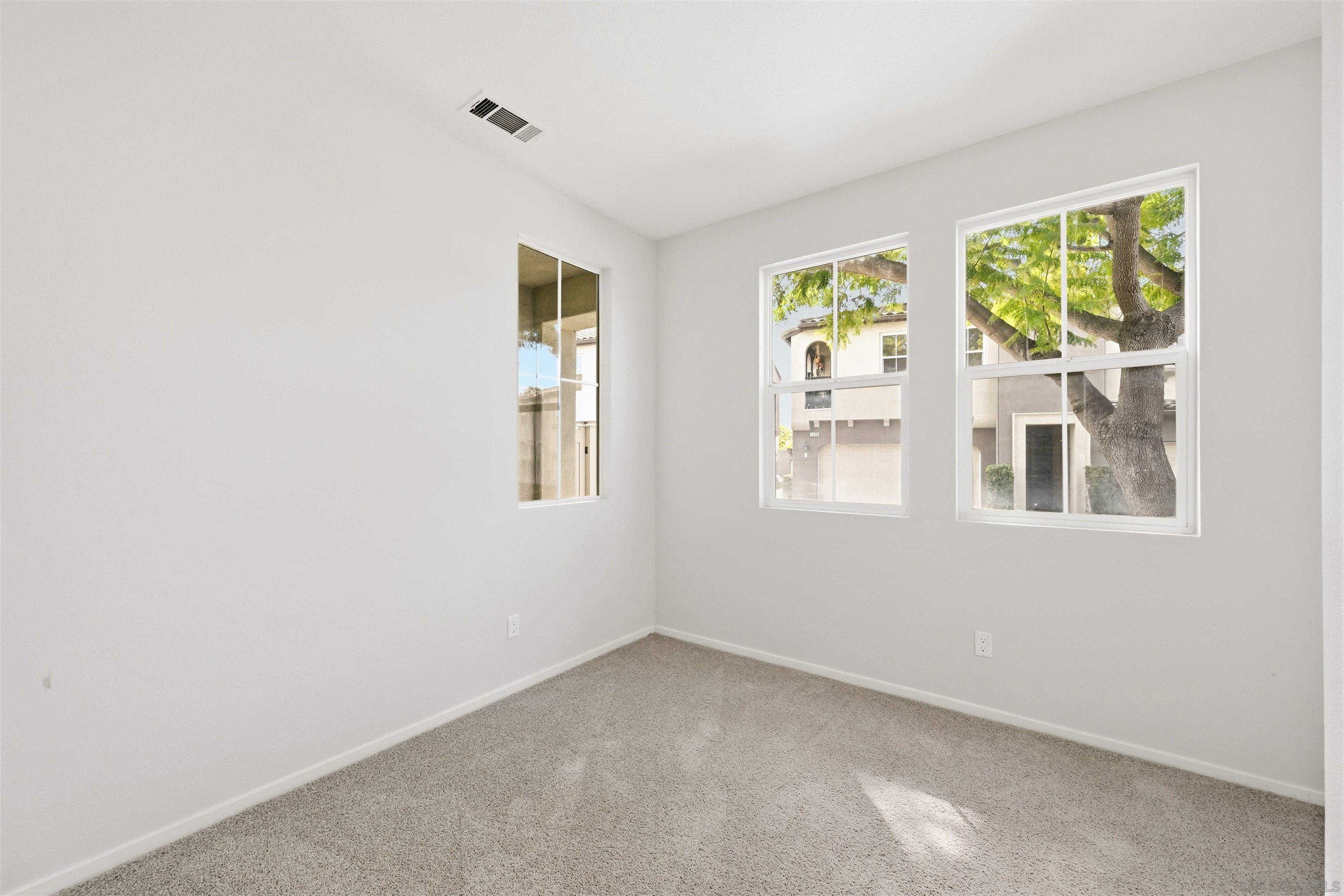 Detail Gallery Image 15 of 27 For 2732  Crown Ridge Rd  #3,  Chula Vista,  CA 91915 - 4 Beds | 2/1 Baths