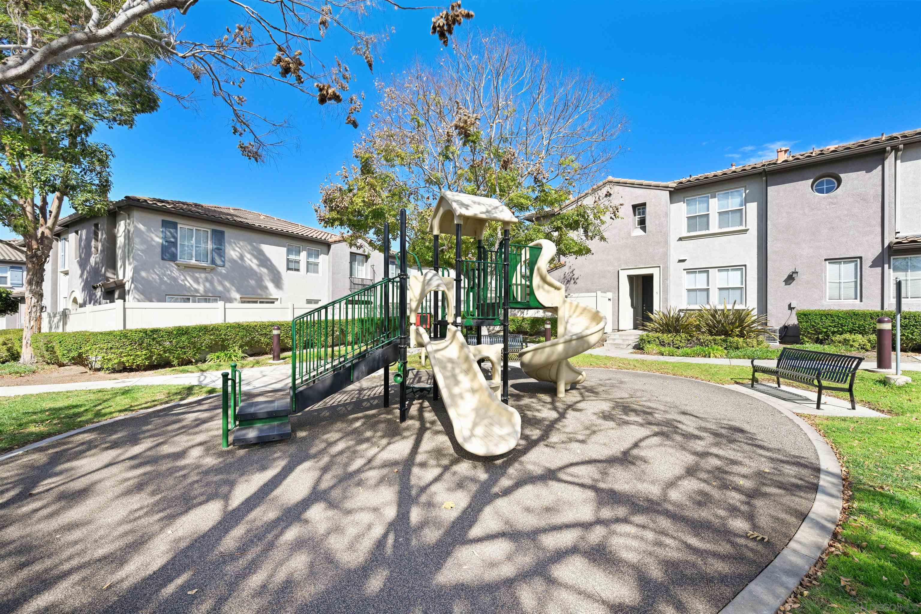 Detail Gallery Image 25 of 27 For 2732  Crown Ridge Rd  #3,  Chula Vista,  CA 91915 - 4 Beds | 2/1 Baths