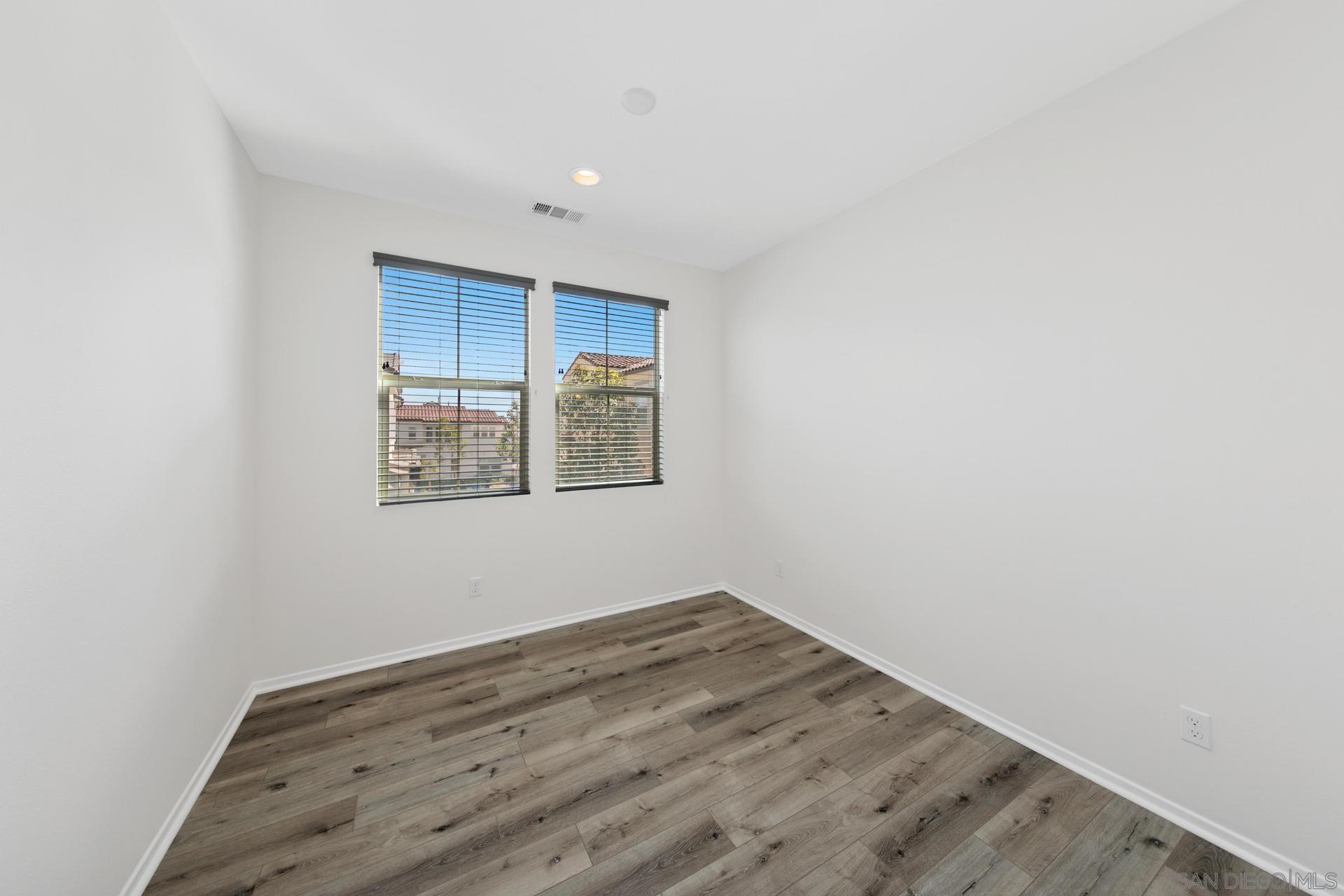 Detail Gallery Image 12 of 38 For 1257  Calle Datura  159, Chula Vista,  CA 91913 - 3 Beds | 2/1 Baths