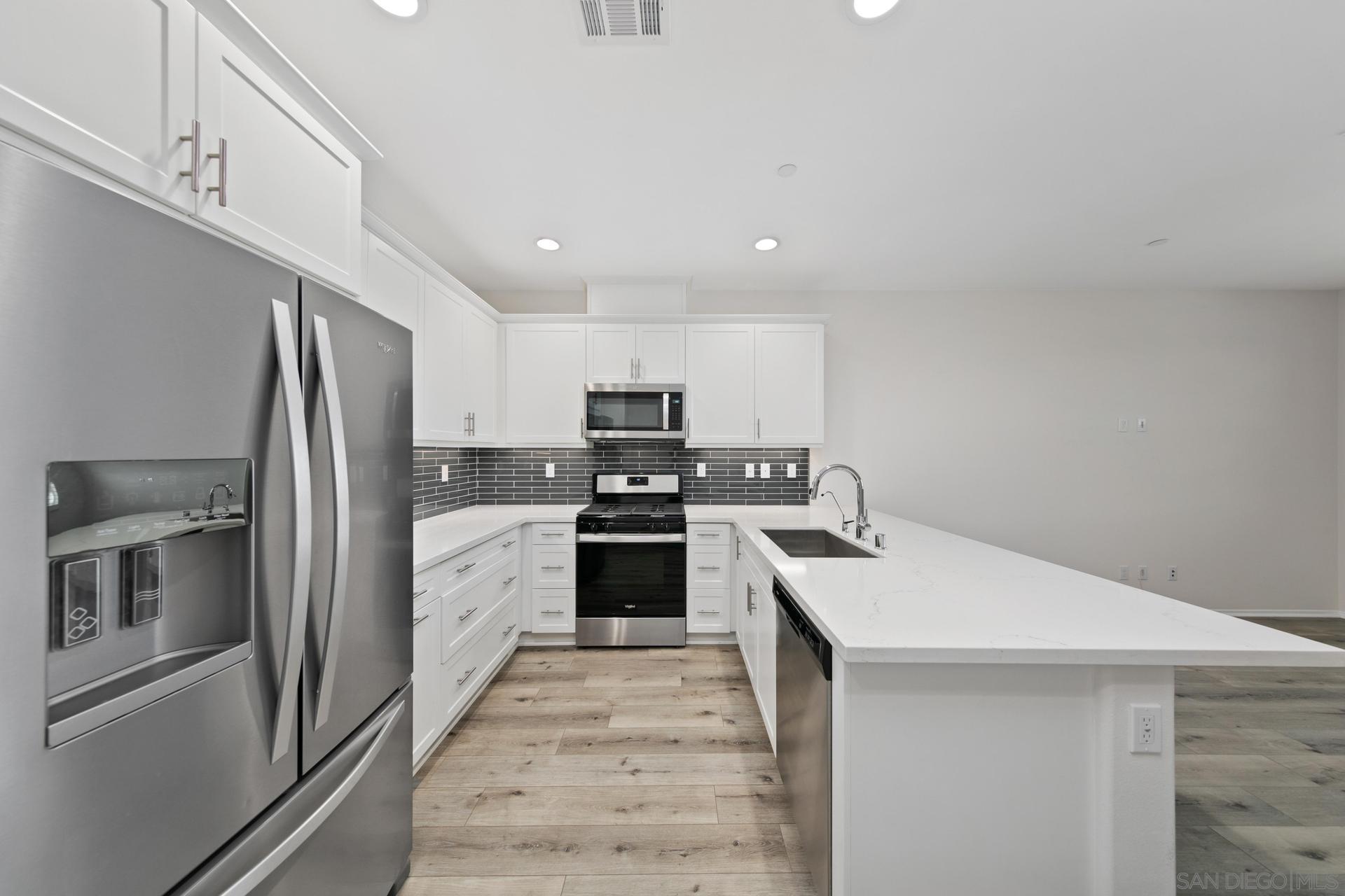 Detail Gallery Image 3 of 38 For 1257  Calle Datura  159, Chula Vista,  CA 91913 - 3 Beds | 2/1 Baths