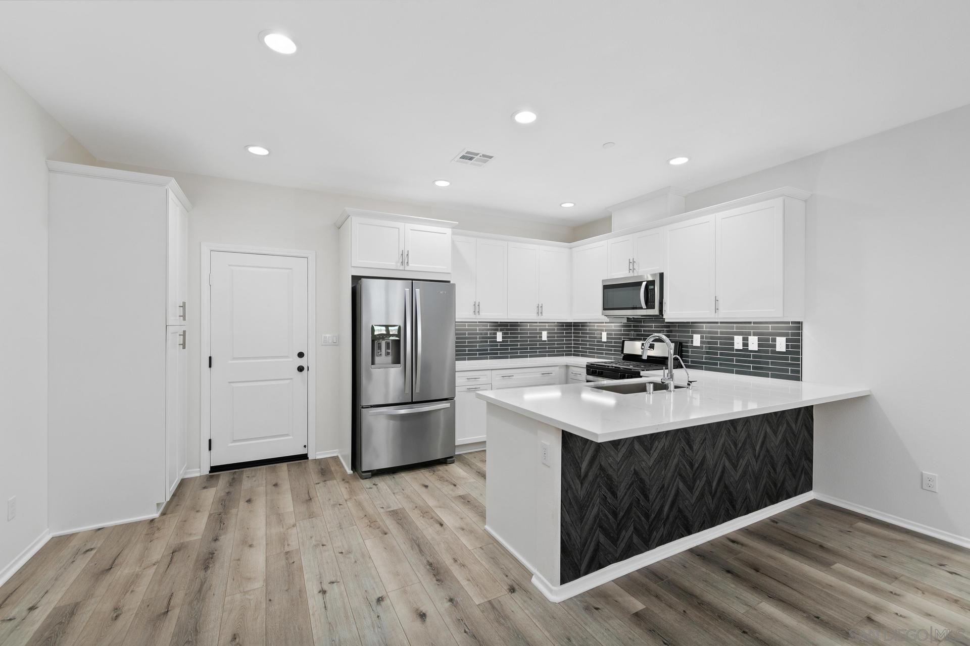 Detail Gallery Image 4 of 38 For 1257  Calle Datura  159, Chula Vista,  CA 91913 - 3 Beds | 2/1 Baths