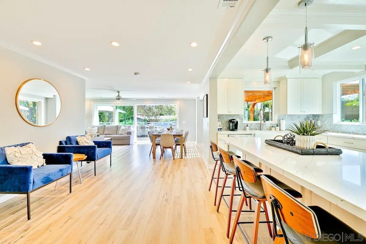 Detail Gallery Image 20 of 54 For 7904  Calle De La Plata, La Jolla,  CA 92037 - 4 Beds | 4/1 Baths