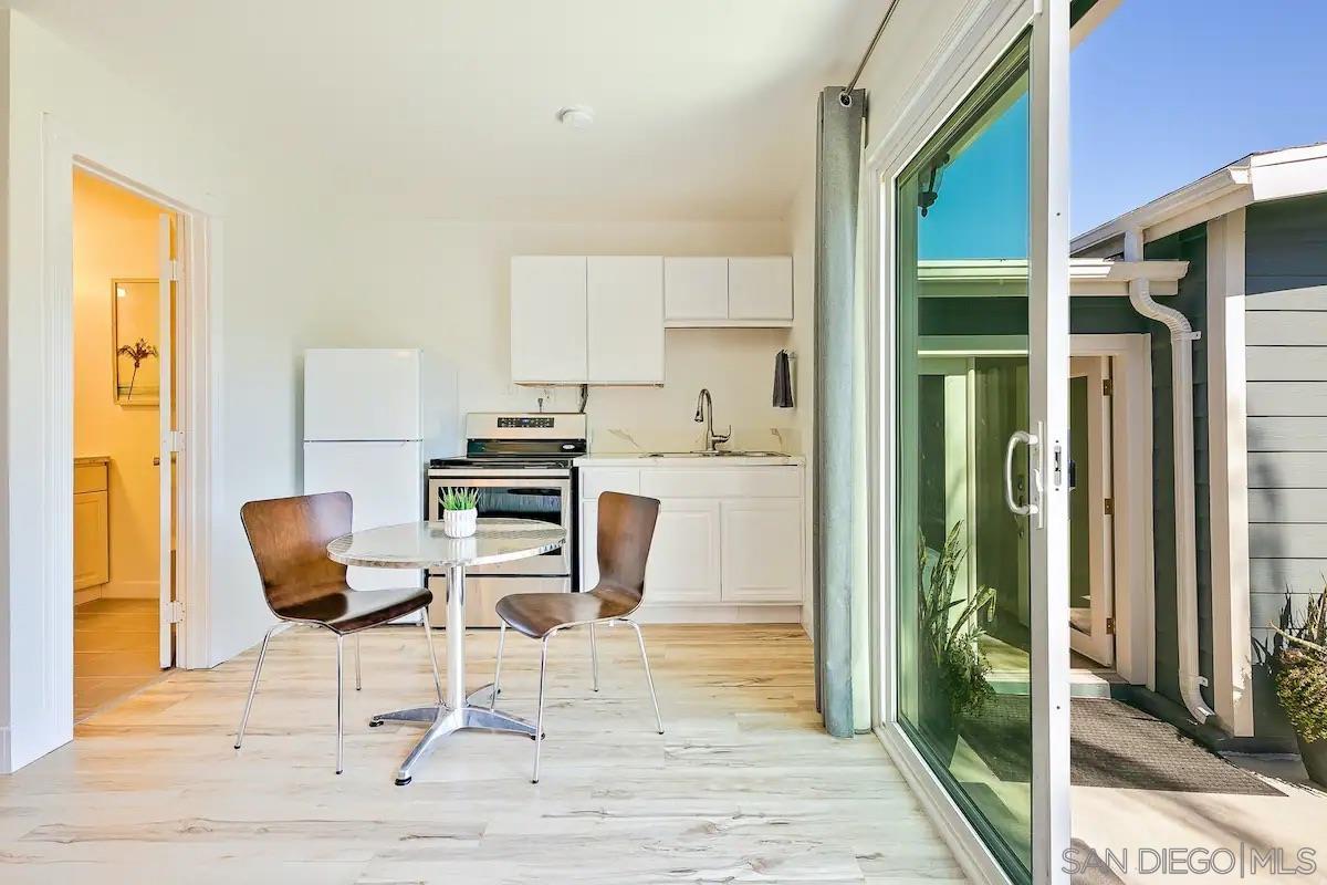 Detail Gallery Image 24 of 54 For 7904  Calle De La Plata, La Jolla,  CA 92037 - 4 Beds | 4/1 Baths