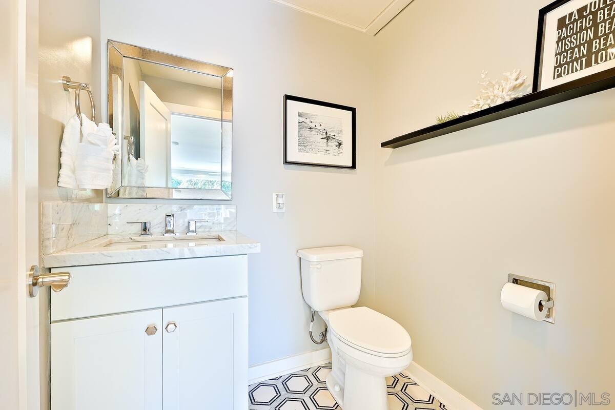 Detail Gallery Image 25 of 54 For 7904  Calle De La Plata, La Jolla,  CA 92037 - 4 Beds | 4/1 Baths