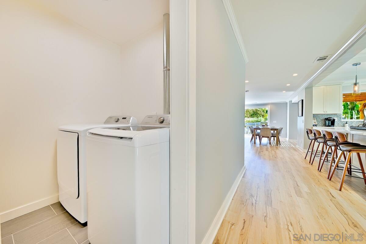 Detail Gallery Image 37 of 54 For 7904  Calle De La Plata, La Jolla,  CA 92037 - 4 Beds | 4/1 Baths