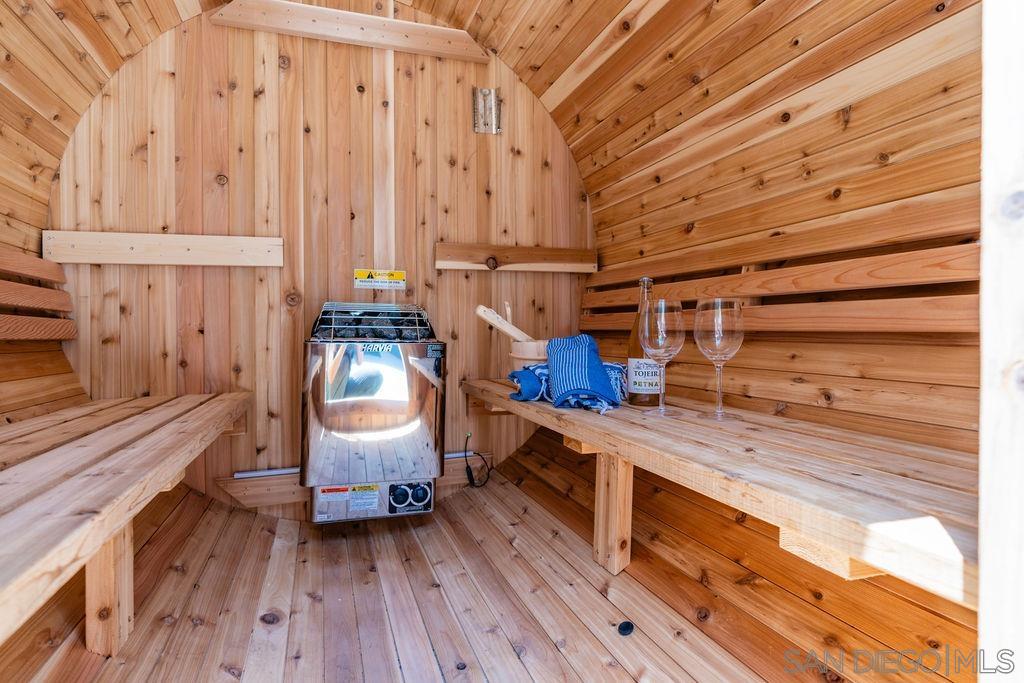 Detail Gallery Image 41 of 54 For 7904  Calle De La Plata, La Jolla,  CA 92037 - 4 Beds | 4/1 Baths