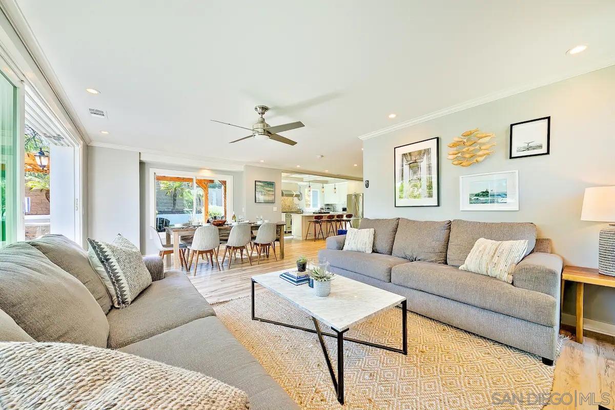 Detail Gallery Image 7 of 54 For 7904  Calle De La Plata, La Jolla,  CA 92037 - 4 Beds | 4/1 Baths