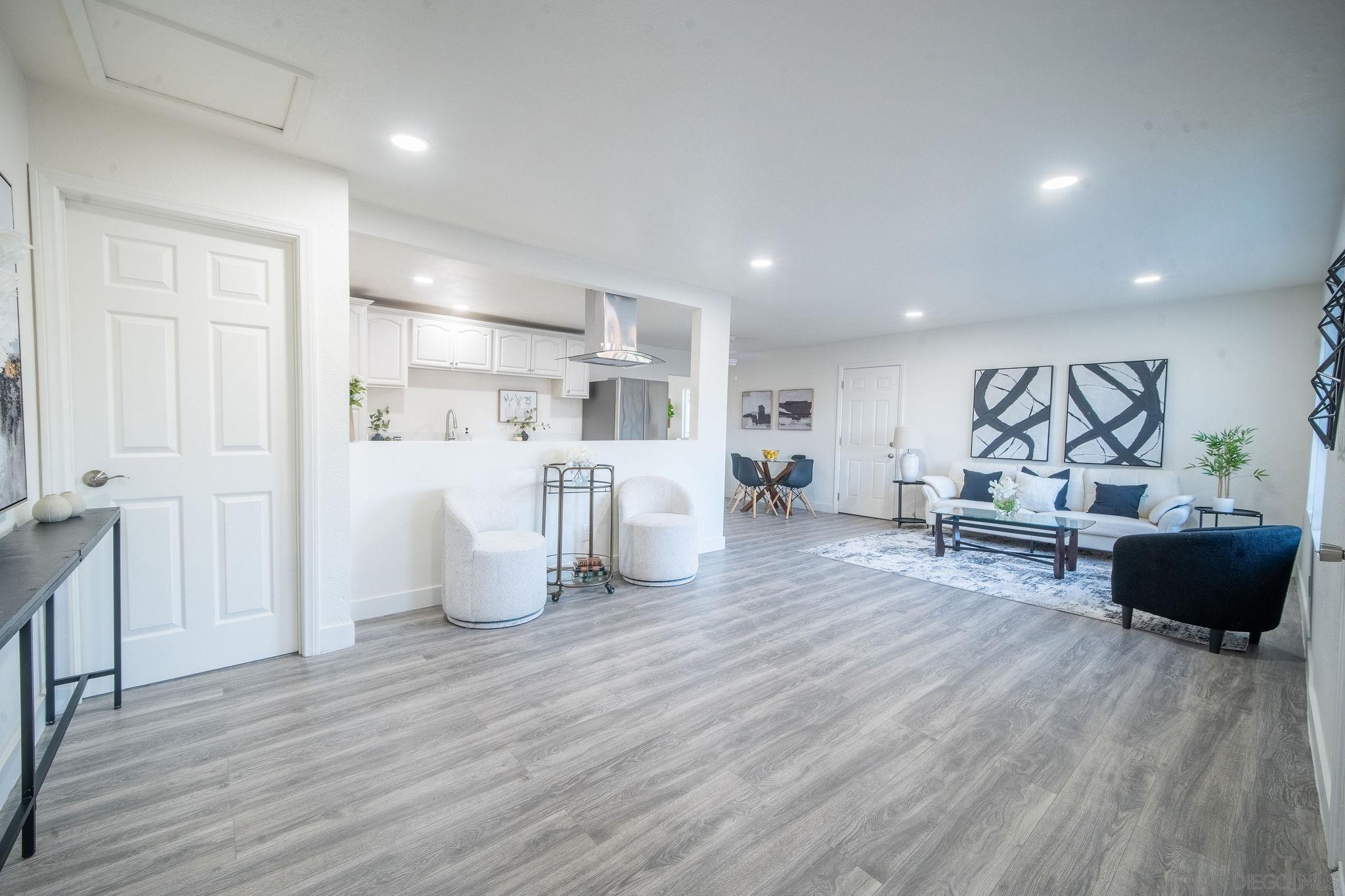 Detail Gallery Image 2 of 23 For 1654  Walbollen St, Spring Valley,  CA 91977 - 4 Beds | 2 Baths