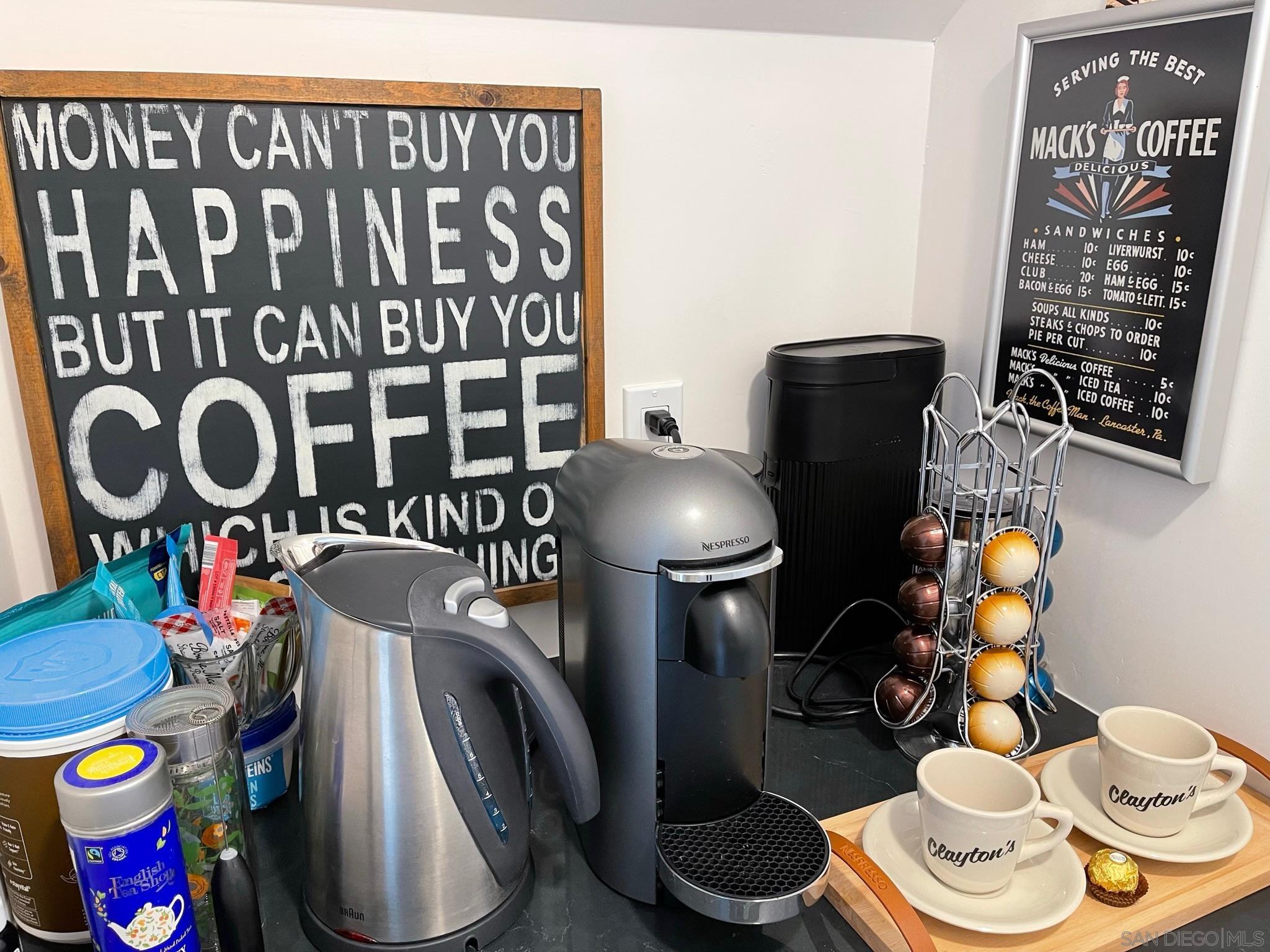 Detail Gallery Image 16 of 30 For 532  Marina Ave, Coronado,  CA 92118 - 7 Beds | 4/2 Baths