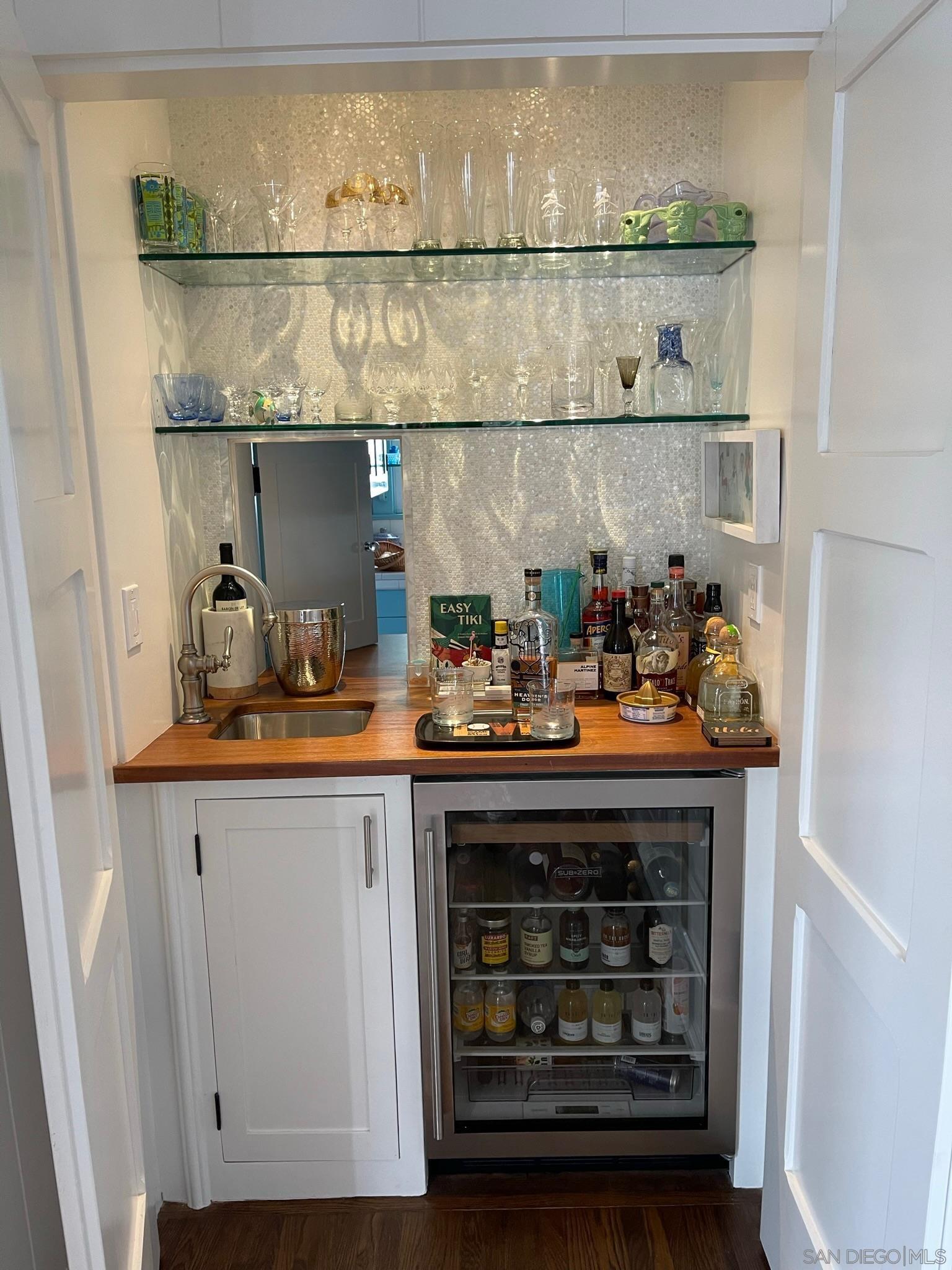 Detail Gallery Image 17 of 30 For 532  Marina Ave, Coronado,  CA 92118 - 7 Beds | 4/2 Baths