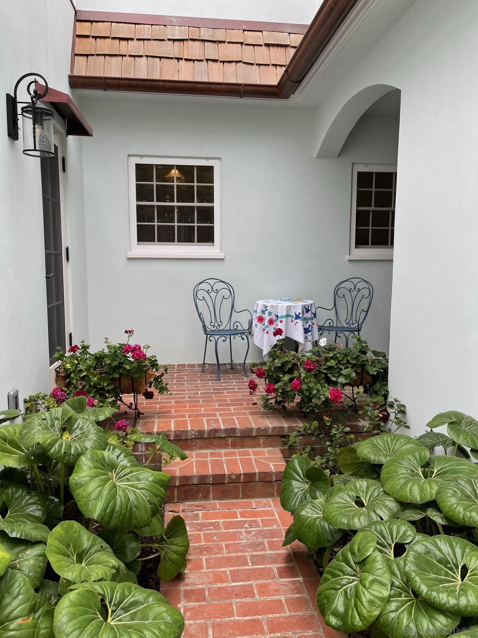 Detail Gallery Image 22 of 30 For 532  Marina Ave, Coronado,  CA 92118 - 7 Beds | 4/2 Baths