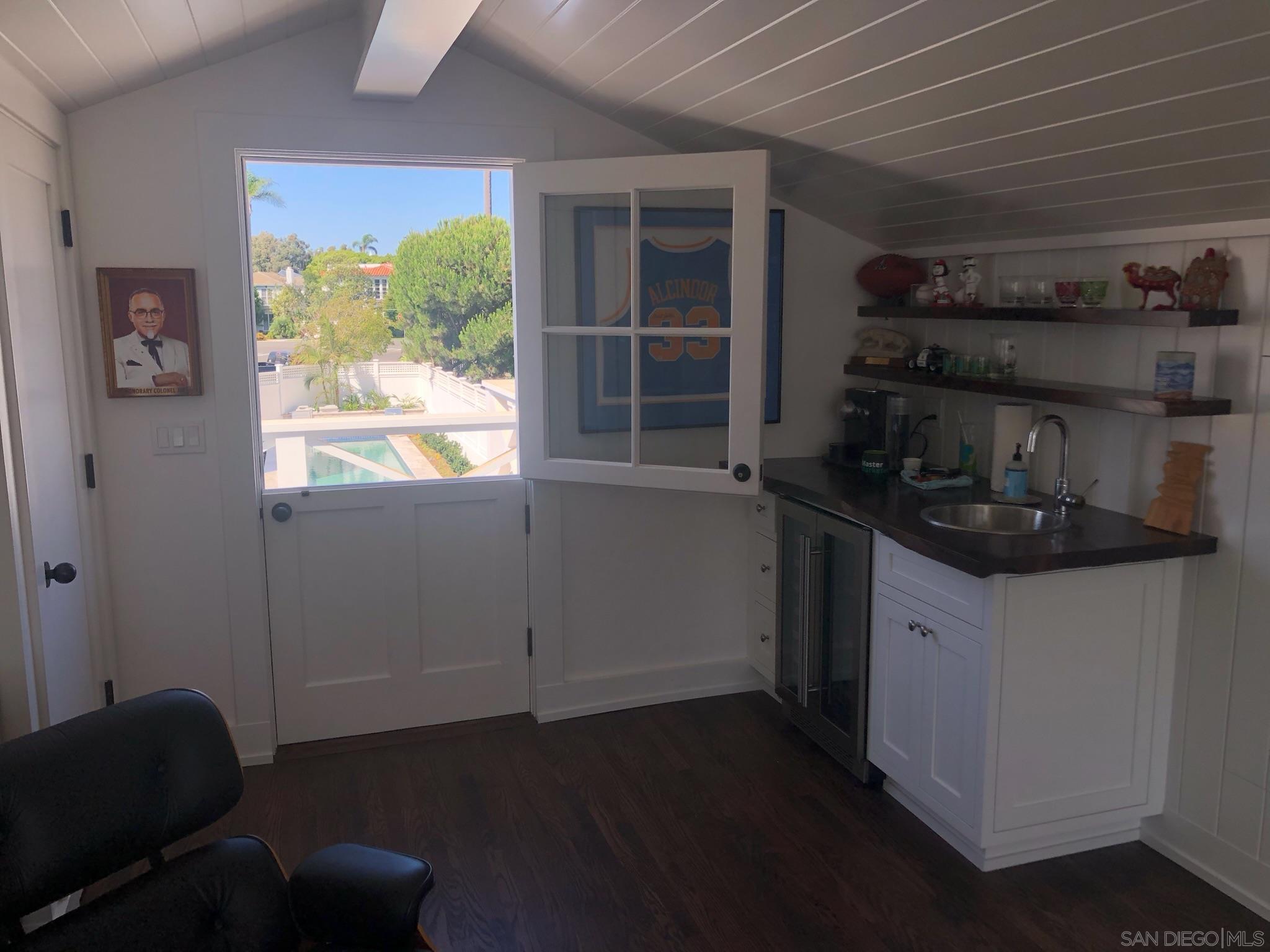 Detail Gallery Image 27 of 30 For 532  Marina Ave, Coronado,  CA 92118 - 7 Beds | 4/2 Baths