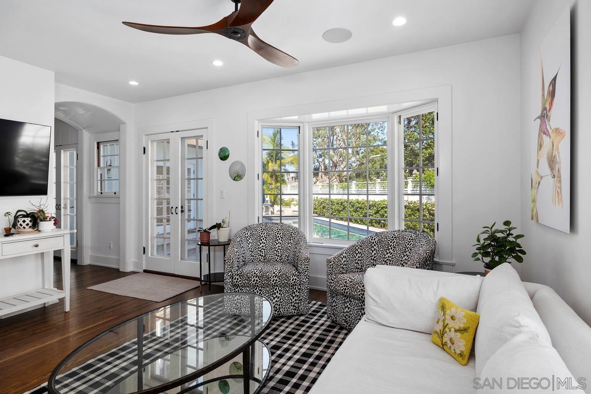 Detail Gallery Image 9 of 37 For 532  Marina Ave, Coronado,  CA 92118 - 6 Beds | 3/2 Baths