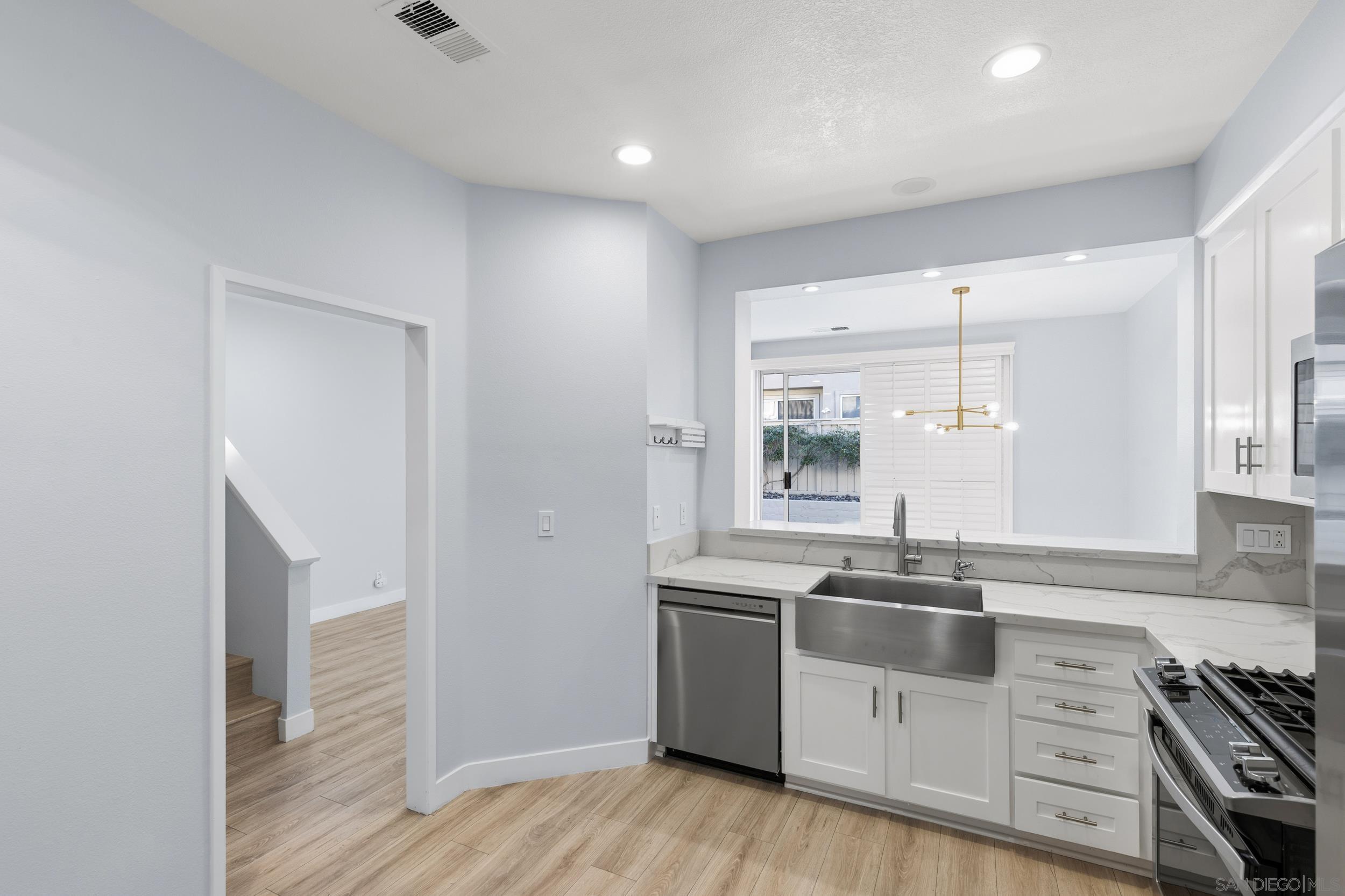 Detail Gallery Image 8 of 31 For 2184  Lago Ventana, Chula Vista,  CA 91914 - 3 Beds | 2/1 Baths