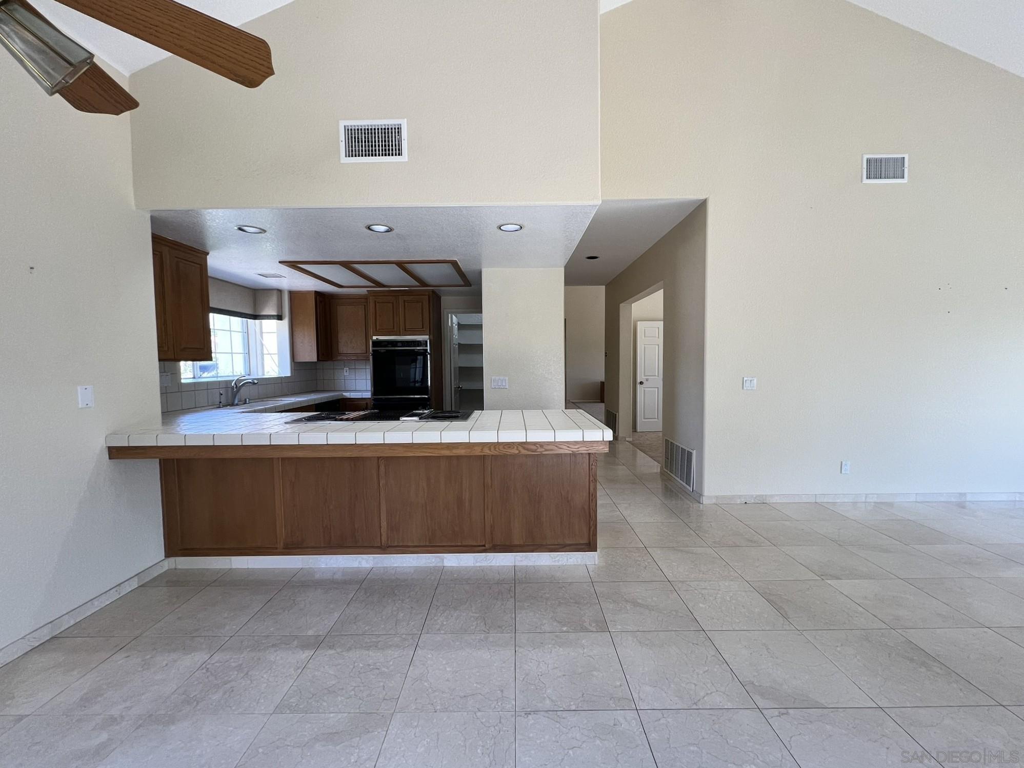 Detail Gallery Image 12 of 41 For 14109  Arbolitos Dr, Poway,  CA 92064 - 3 Beds | 3/1 Baths