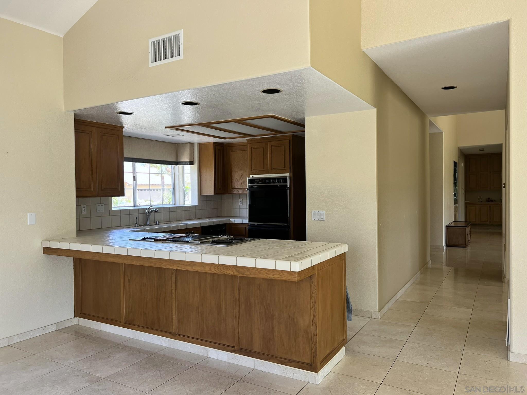 Detail Gallery Image 14 of 41 For 14109  Arbolitos Dr, Poway,  CA 92064 - 3 Beds | 3/1 Baths