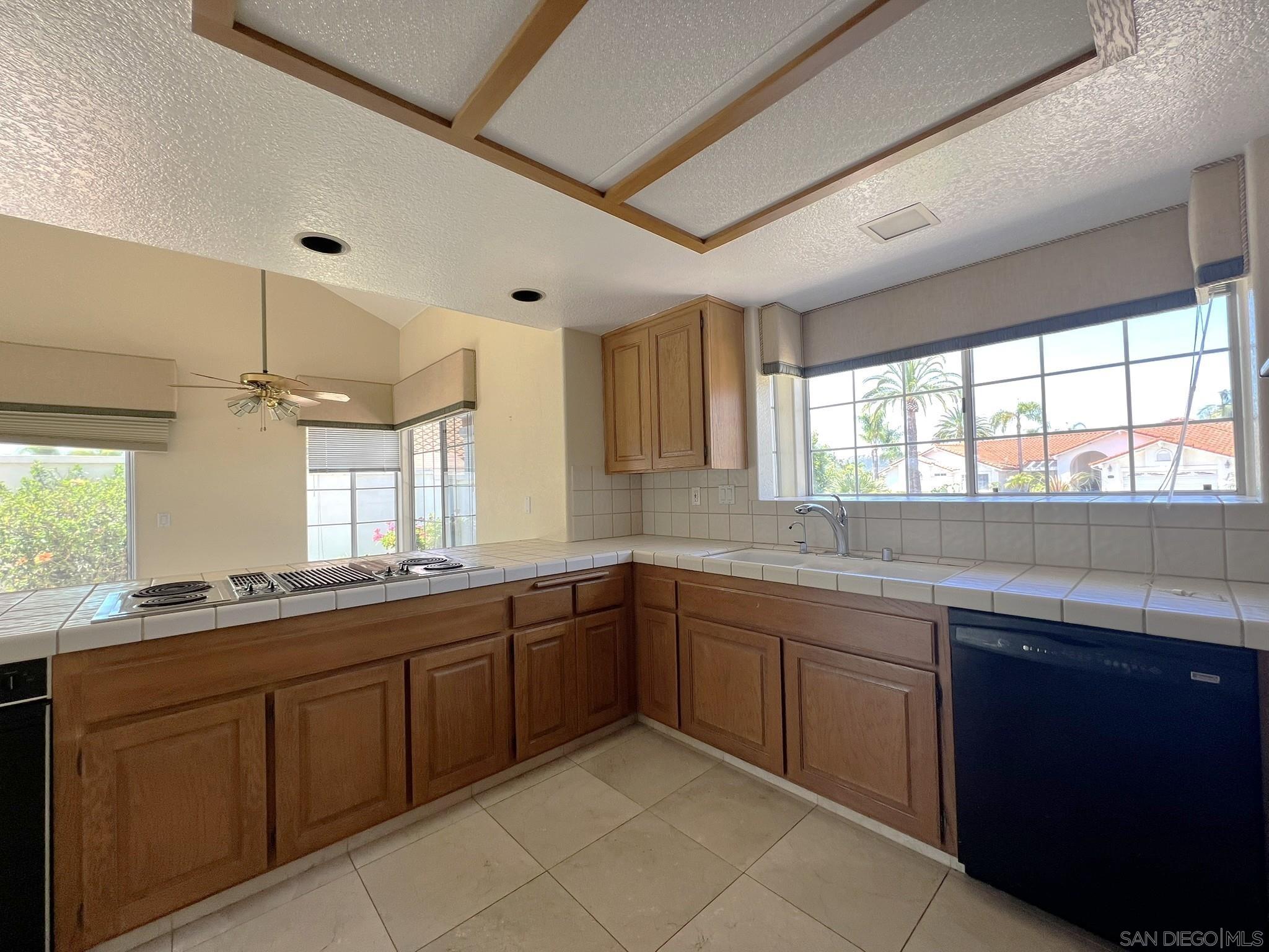 Detail Gallery Image 16 of 41 For 14109  Arbolitos Dr, Poway,  CA 92064 - 3 Beds | 3/1 Baths