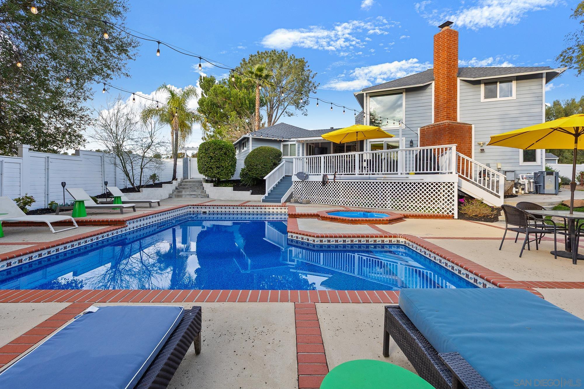 Detail Gallery Image 24 of 54 For 678  via Rancho Pkwy, Escondido,  CA 92029 - 3 Beds | 2 Baths