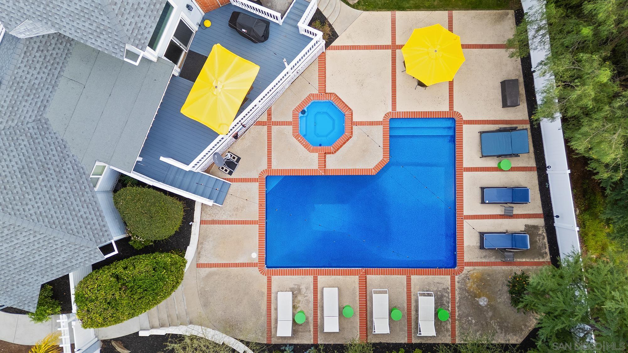 Detail Gallery Image 32 of 54 For 678  via Rancho Pkwy, Escondido,  CA 92029 - 3 Beds | 2 Baths