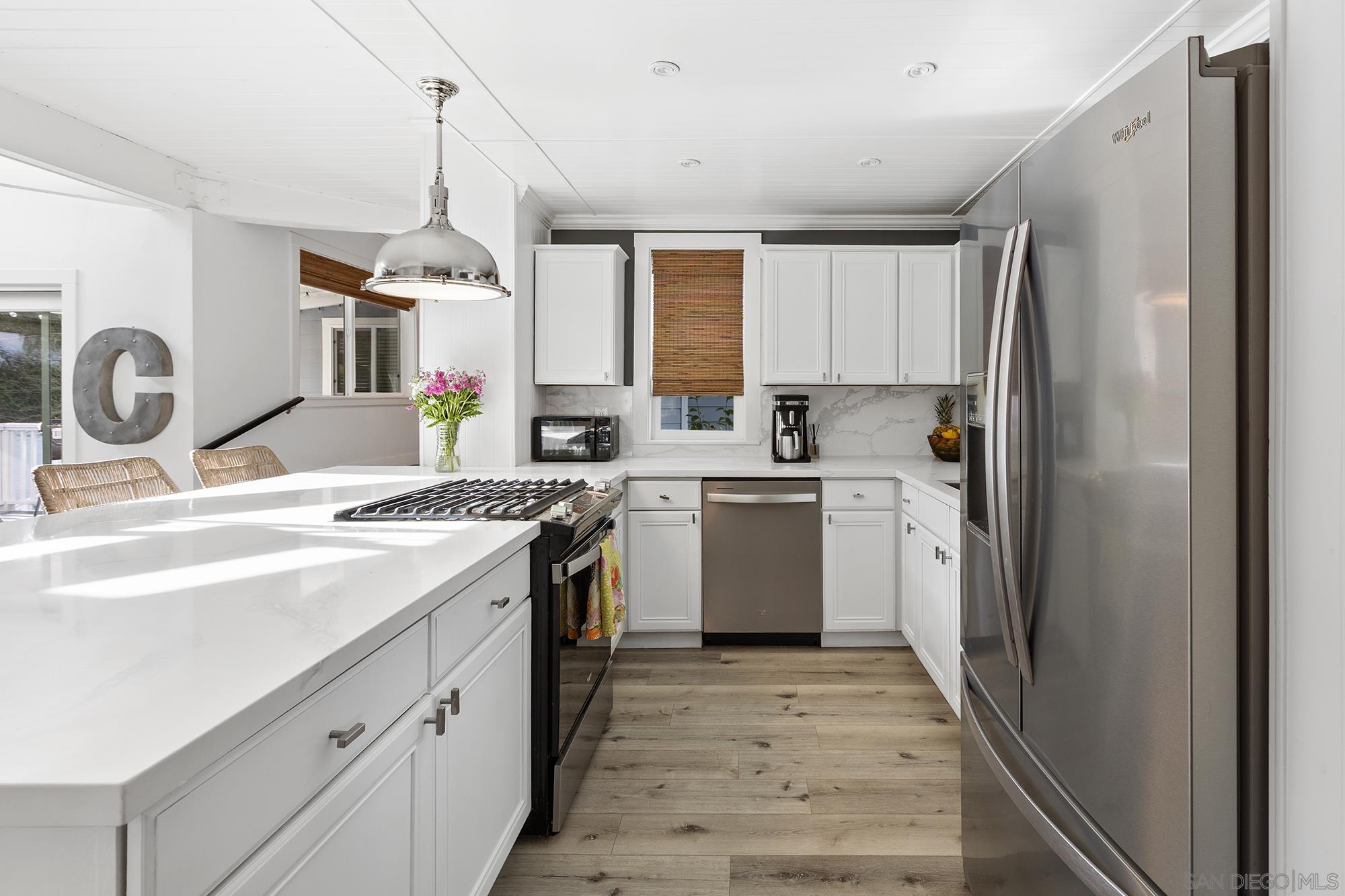 Detail Gallery Image 6 of 54 For 678  via Rancho Pkwy, Escondido,  CA 92029 - 3 Beds | 2 Baths