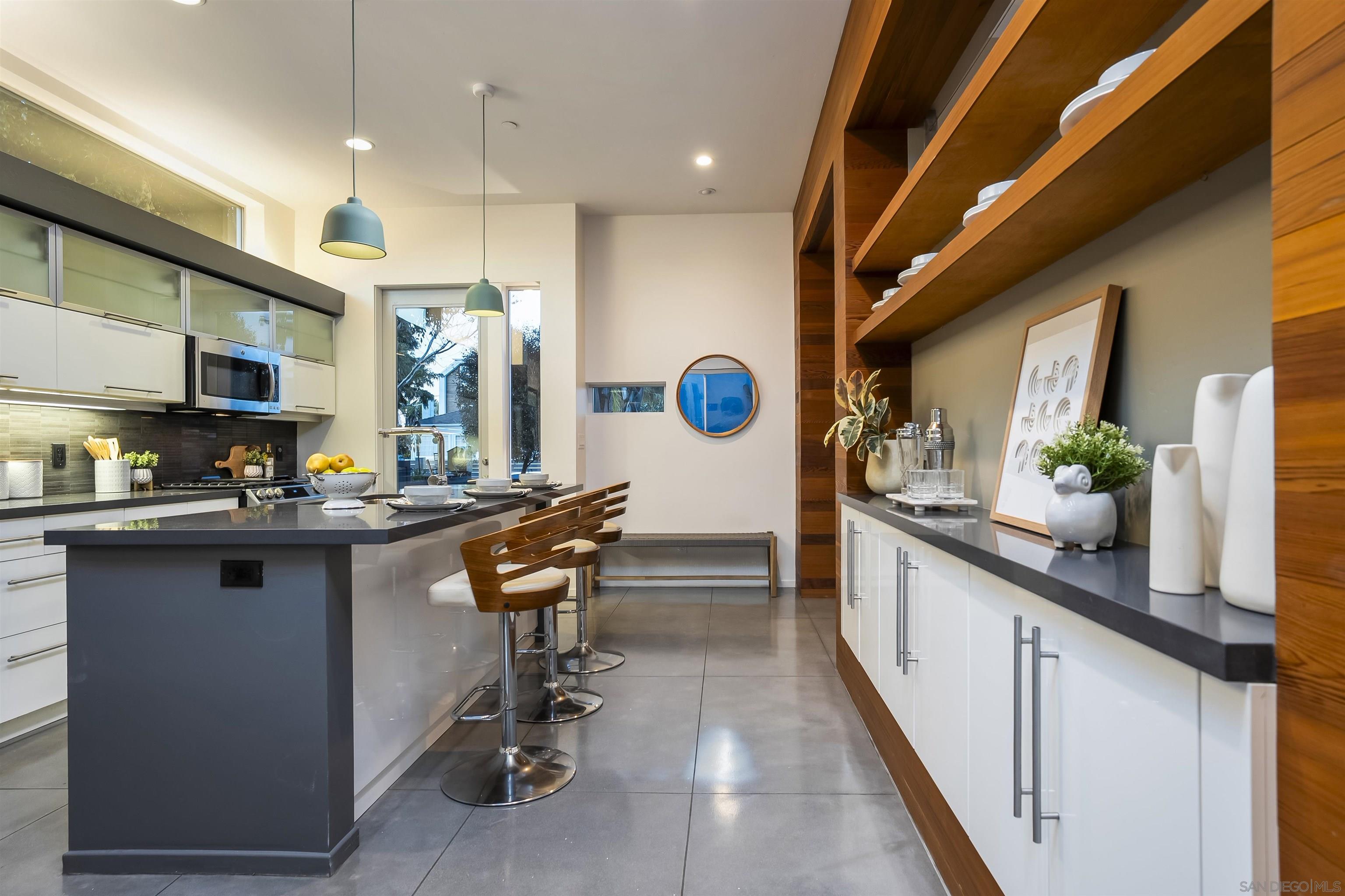 Detail Gallery Image 9 of 62 For 4775  Long Branch Avenue, San Diego,  CA 92107 - 3 Beds | 2/1 Baths