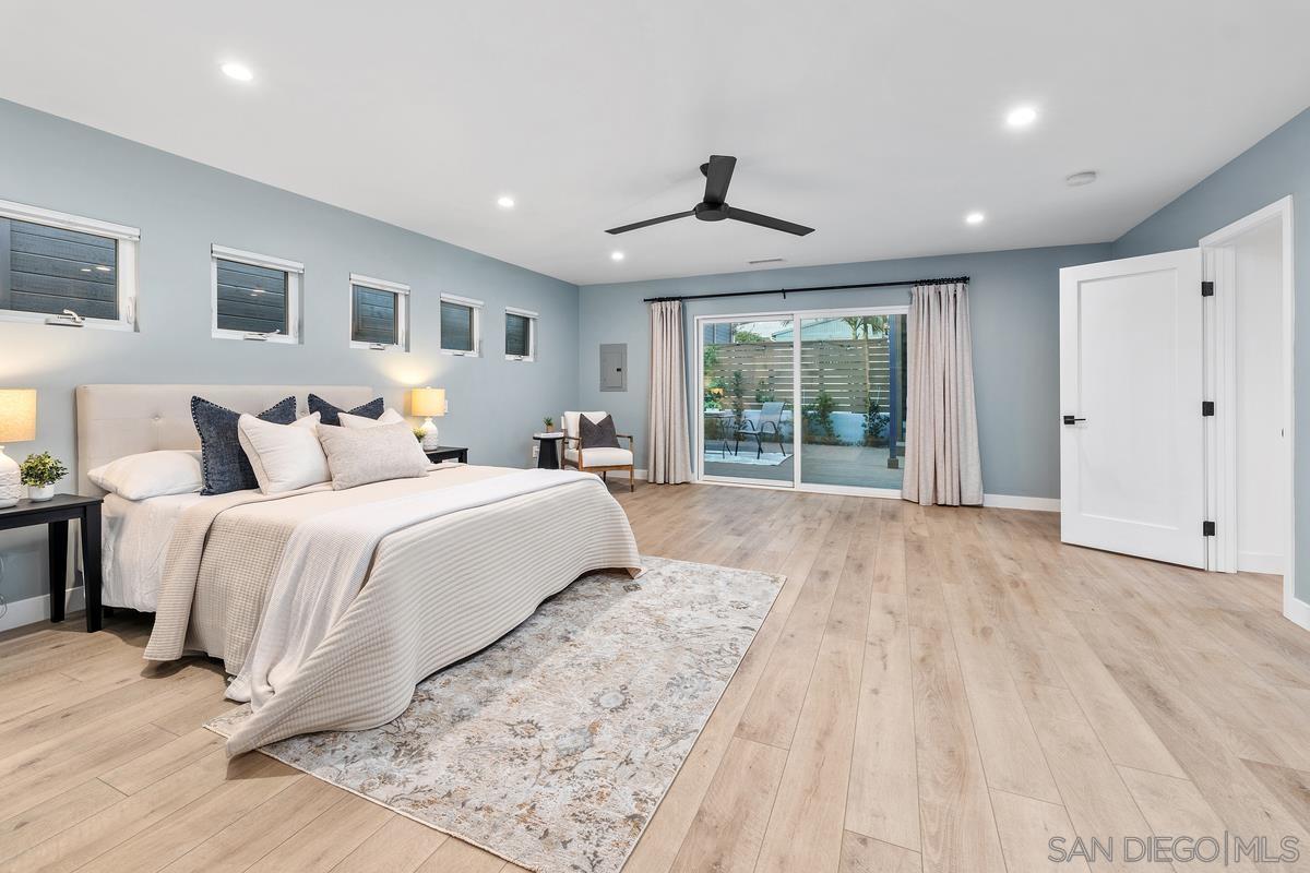 Detail Gallery Image 16 of 47 For 2152  Emerald St, San Diego,  CA 92109 - 4 Beds | 3 Baths