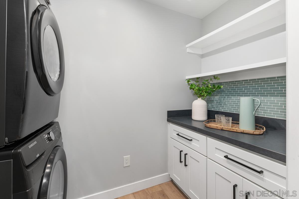 Detail Gallery Image 20 of 47 For 2152  Emerald St, San Diego,  CA 92109 - 4 Beds | 3 Baths