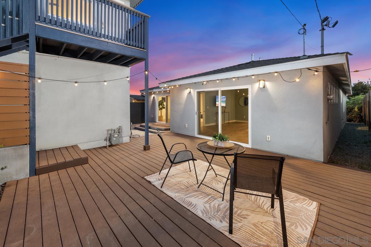 Detail Gallery Image 25 of 47 For 2152  Emerald St, San Diego,  CA 92109 - 4 Beds | 3 Baths