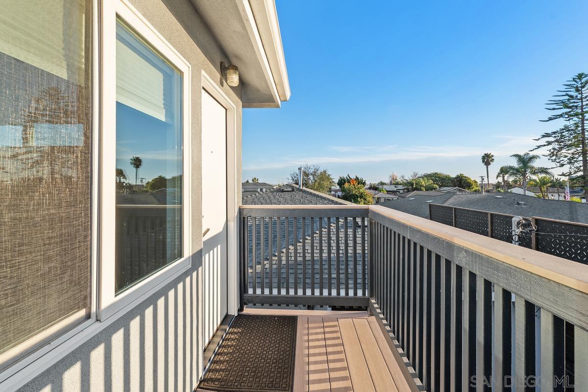 Detail Gallery Image 28 of 47 For 2152  Emerald St, San Diego,  CA 92109 - 4 Beds | 3 Baths