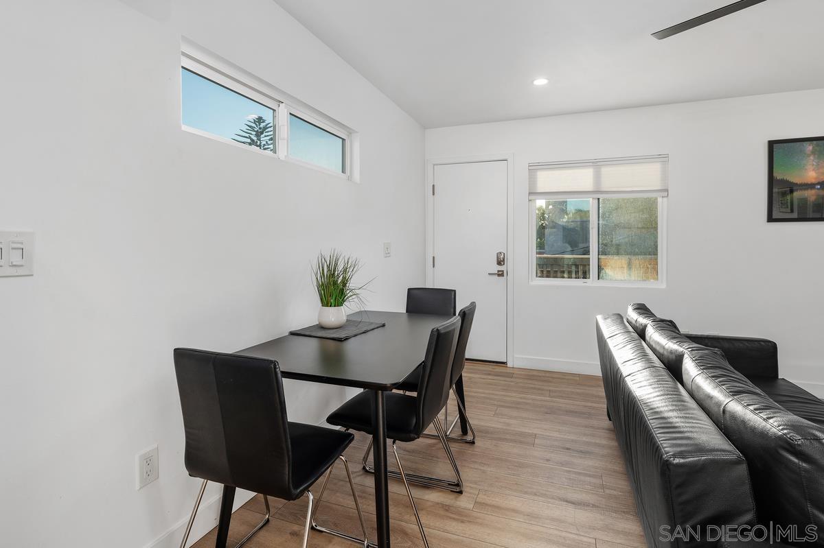 Detail Gallery Image 30 of 47 For 2152  Emerald St, San Diego,  CA 92109 - 4 Beds | 3 Baths