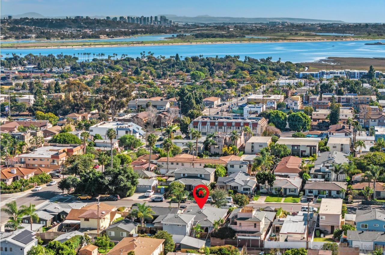 Detail Gallery Image 39 of 47 For 2152  Emerald St, San Diego,  CA 92109 - 4 Beds | 3 Baths