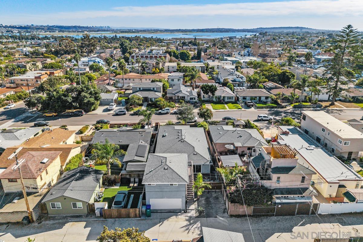 Detail Gallery Image 41 of 47 For 2152  Emerald St, San Diego,  CA 92109 - 4 Beds | 3 Baths