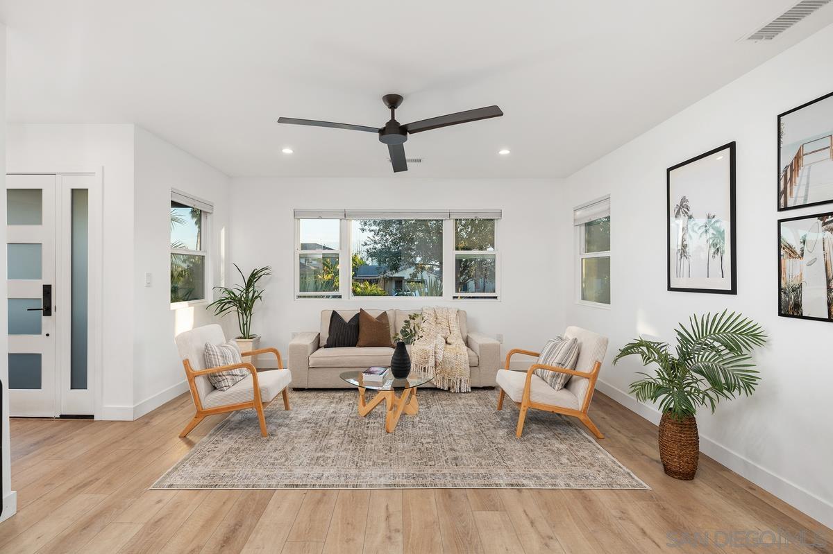 Detail Gallery Image 6 of 47 For 2152  Emerald St, San Diego,  CA 92109 - 4 Beds | 3 Baths