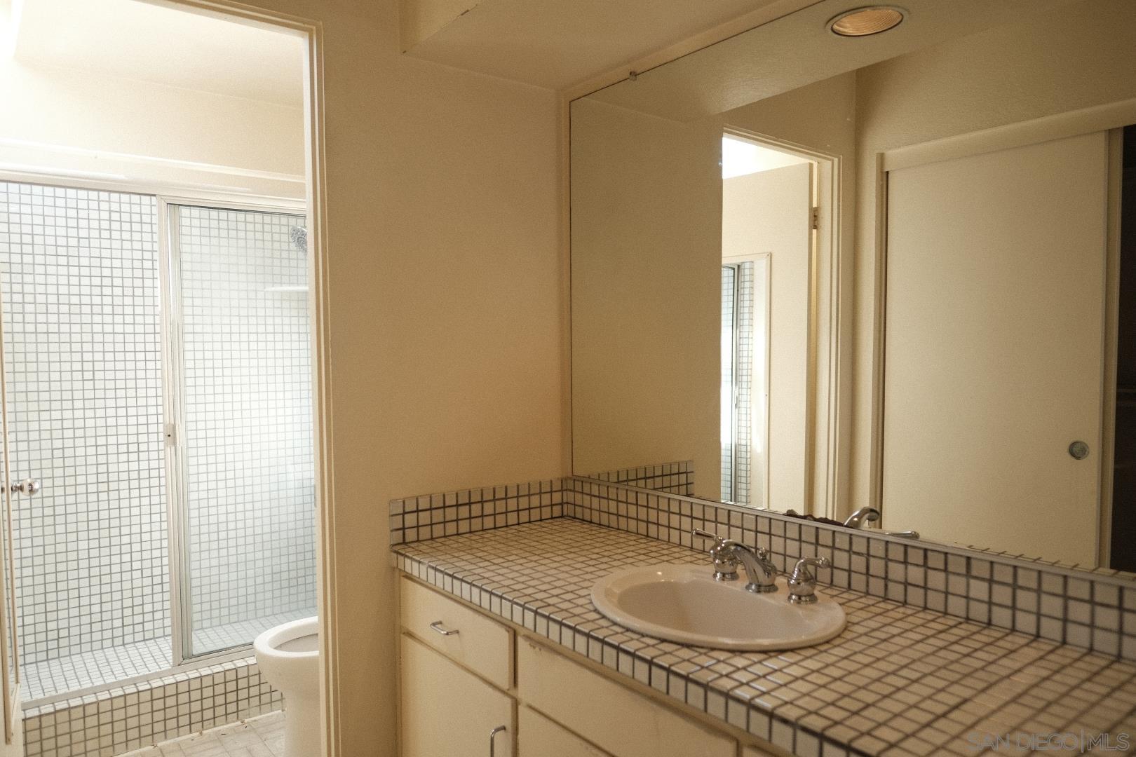 Detail Gallery Image 14 of 34 For 6306  Caminito Del Cervato, San Diego,  CA 92111 - 2 Beds | 2/1 Baths