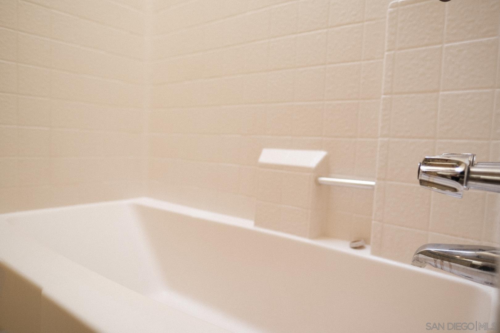 Detail Gallery Image 19 of 34 For 6306  Caminito Del Cervato, San Diego,  CA 92111 - 2 Beds | 2/1 Baths