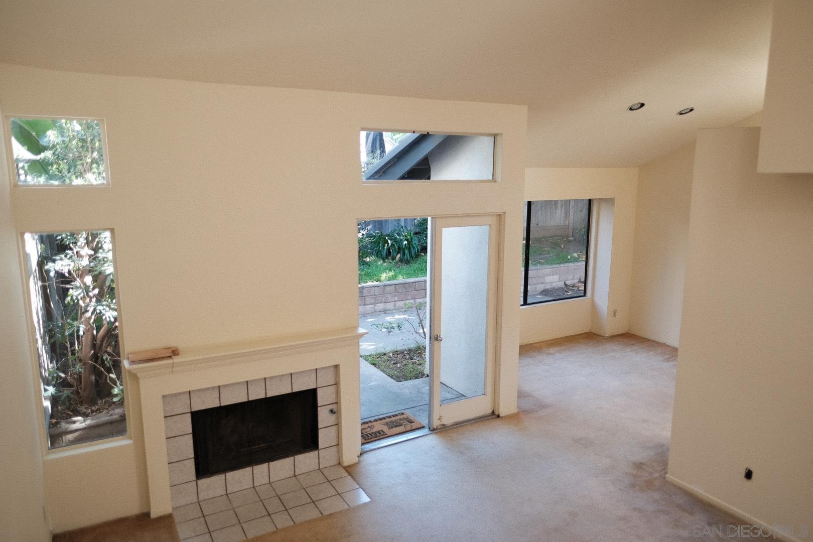 Detail Gallery Image 6 of 34 For 6306  Caminito Del Cervato, San Diego,  CA 92111 - 2 Beds | 2/1 Baths