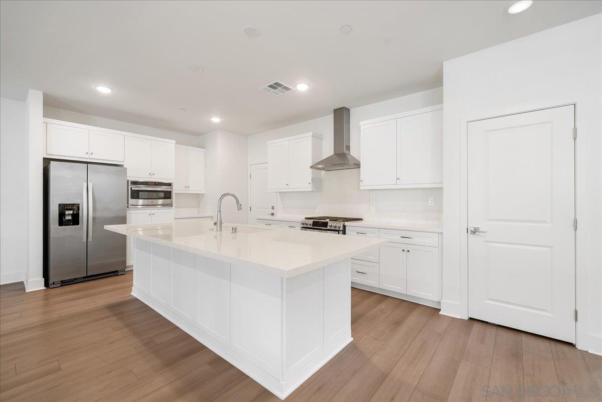 Detail Gallery Image 8 of 54 For 35562  Orchard Trl, Fallbrook,  CA 92028 - 4 Beds | 3 Baths