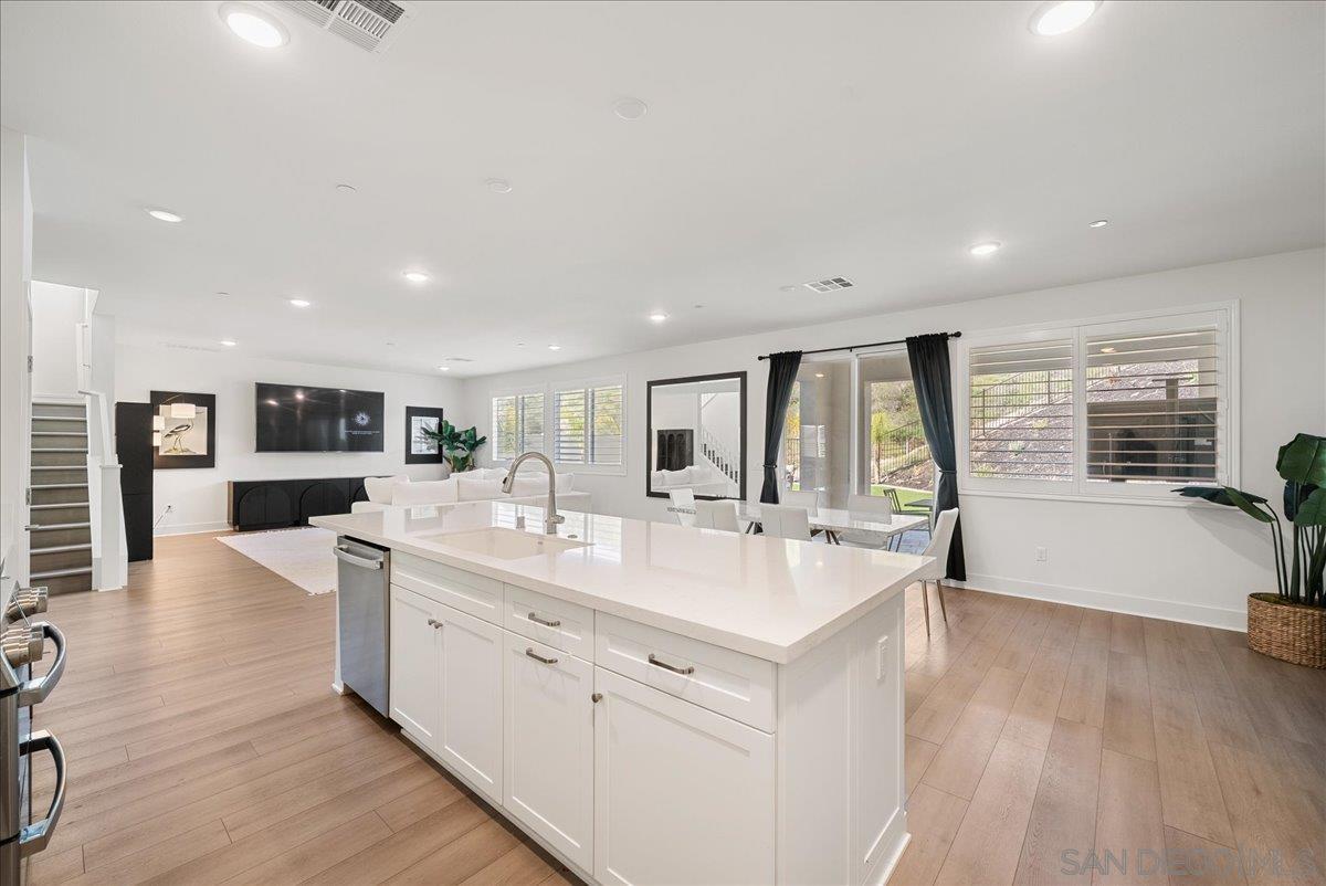 Detail Gallery Image 9 of 54 For 35562  Orchard Trl, Fallbrook,  CA 92028 - 4 Beds | 3 Baths