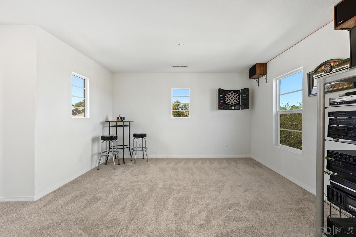 Detail Gallery Image 15 of 27 For 475  Taylor Dr, Oceanside,  CA 92056 - 5 Beds | 3 Baths