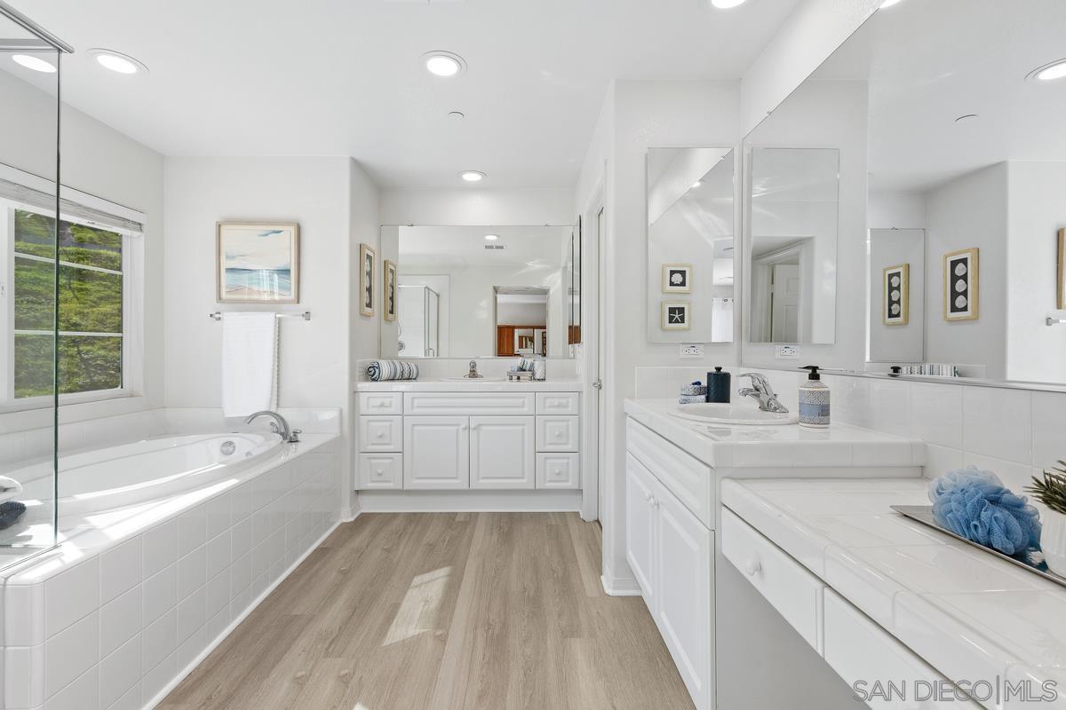 Detail Gallery Image 19 of 27 For 475  Taylor Dr, Oceanside,  CA 92056 - 5 Beds | 3 Baths