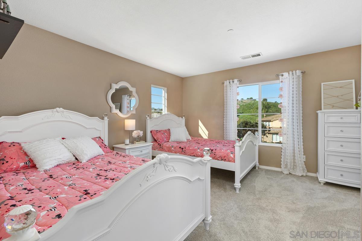 Detail Gallery Image 20 of 27 For 475  Taylor Dr, Oceanside,  CA 92056 - 5 Beds | 3 Baths