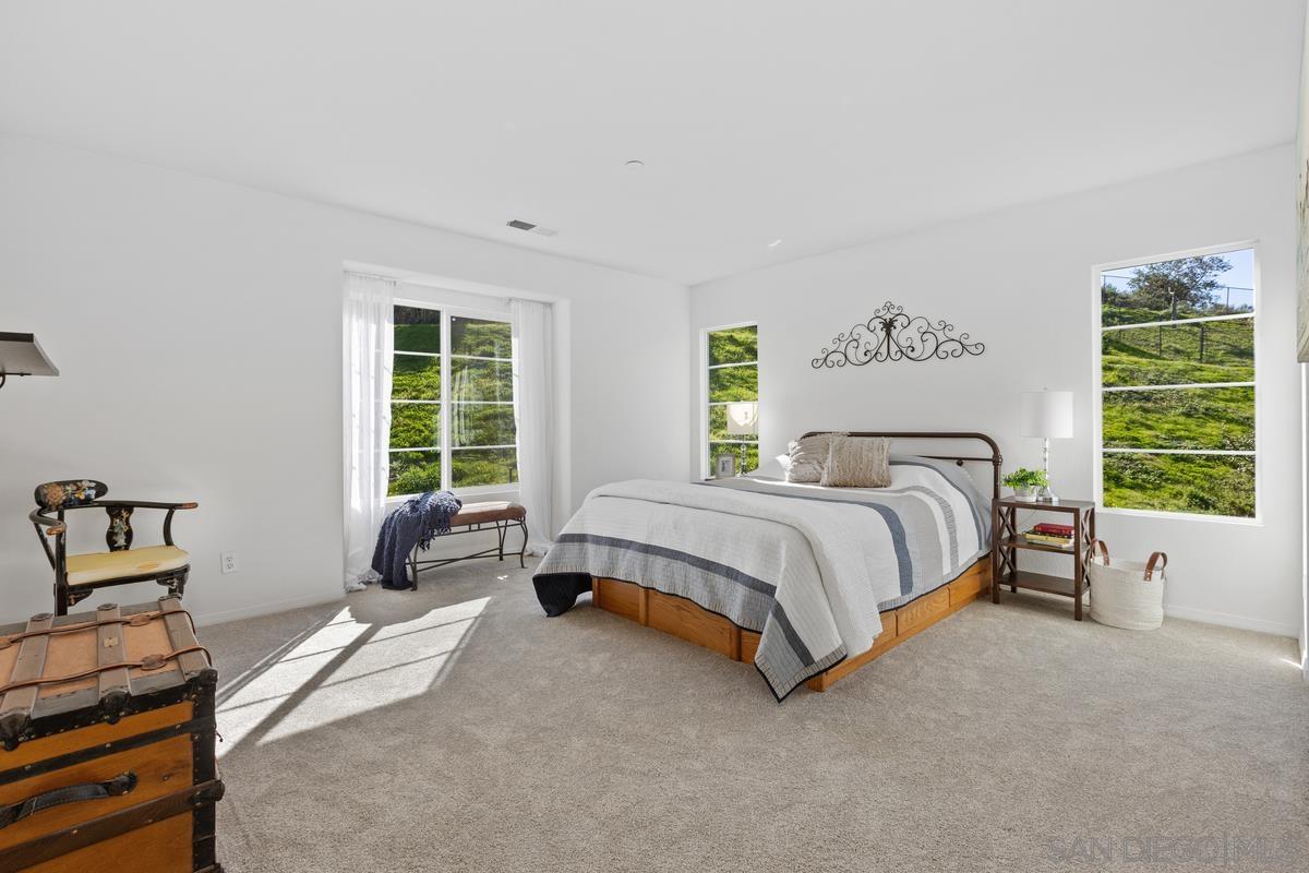 Detail Gallery Image 21 of 26 For 475  Taylor Dr, Oceanside,  CA 92056 - 5 Beds | 3 Baths