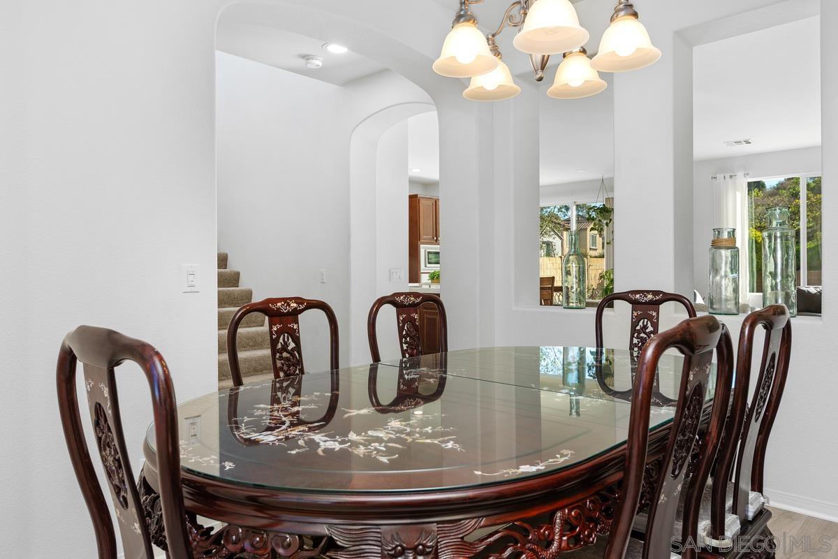 Detail Gallery Image 4 of 27 For 475  Taylor Dr, Oceanside,  CA 92056 - 5 Beds | 3 Baths