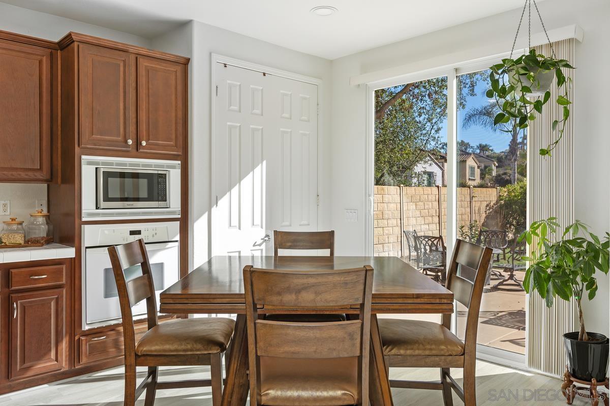 Detail Gallery Image 10 of 26 For 475  Taylor Dr, Oceanside,  CA 92056 - 5 Beds | 3 Baths