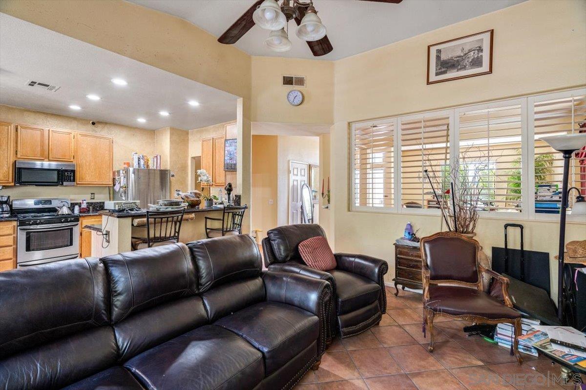 Detail Gallery Image 15 of 48 For 32764  Freesia Way, Temecula,  CA 92592 - 4 Beds | 2 Baths