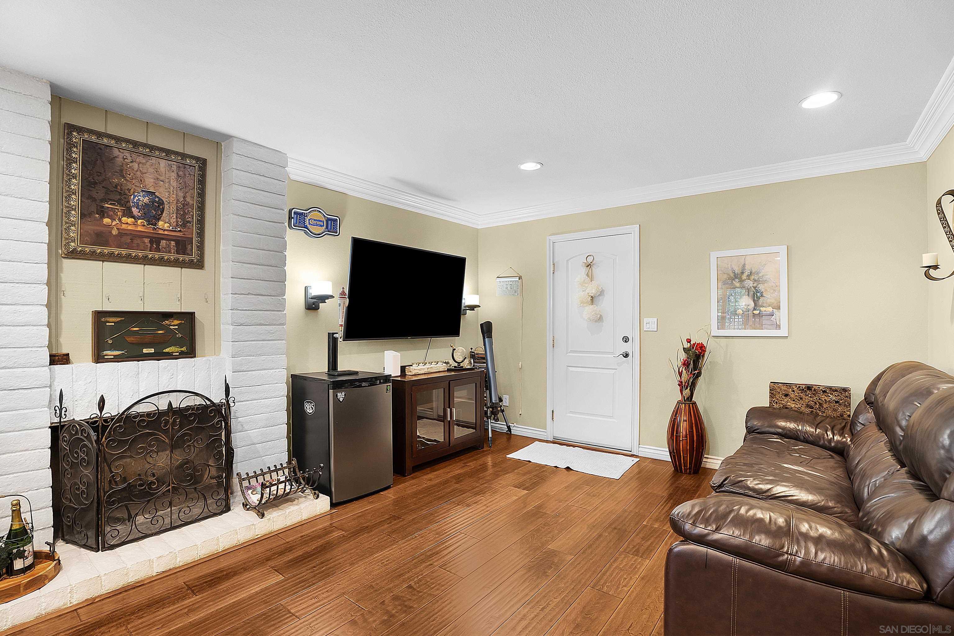 Detail Gallery Image 13 of 33 For 690  False Point Ct, Chula Vista,  CA 91911 - 4 Beds | 2/1 Baths