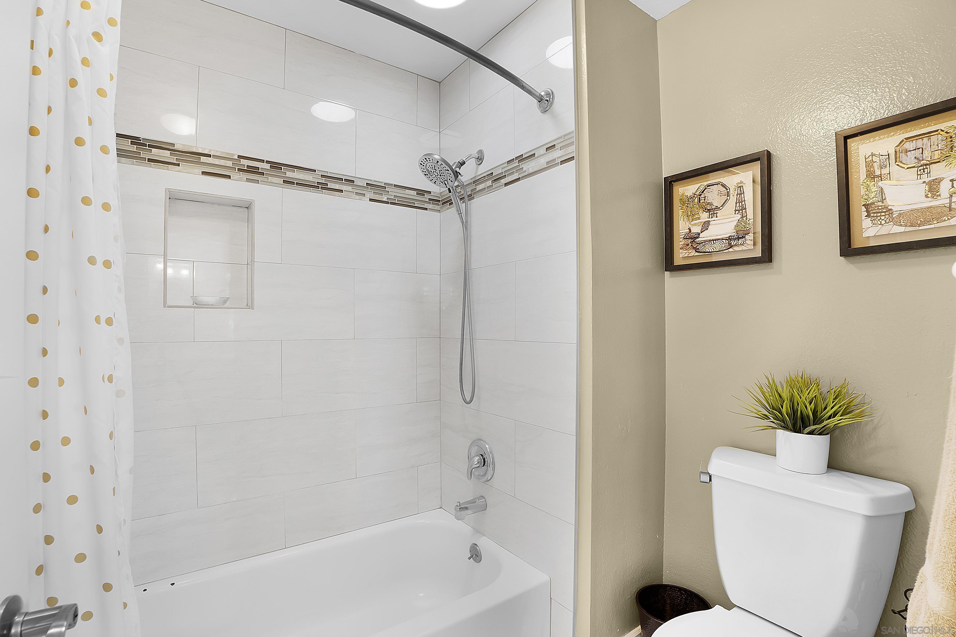 Detail Gallery Image 22 of 33 For 690  False Point Ct, Chula Vista,  CA 91911 - 4 Beds | 2/1 Baths